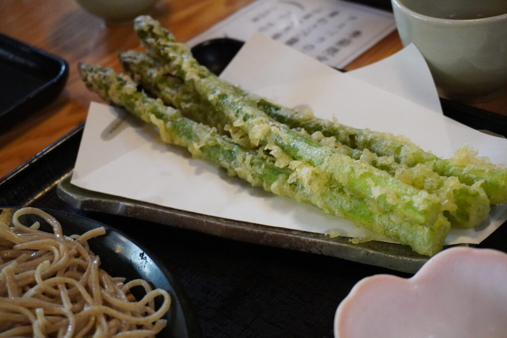 アスパラの天もり900円
