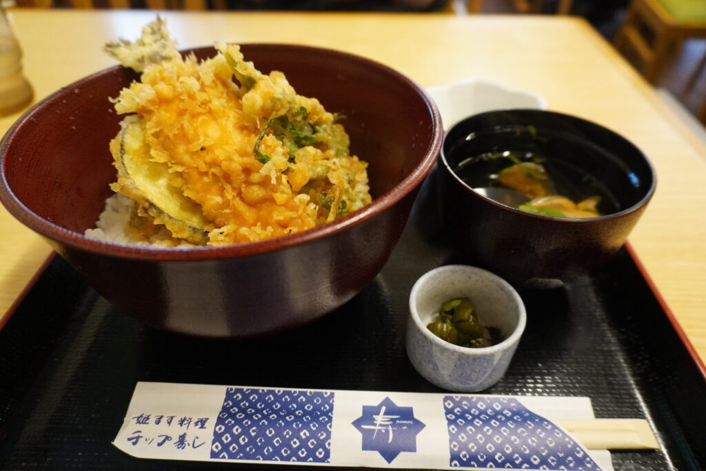 チップ天丼 1,800円。脂のりが最高✨