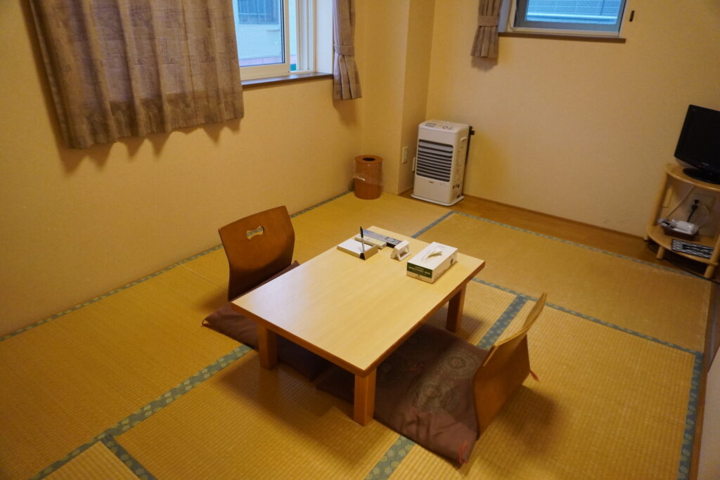 和室タイプ。洋室もありますが、民宿にせっかく泊まるなら和室かなと思って和室に。修学旅行気分。