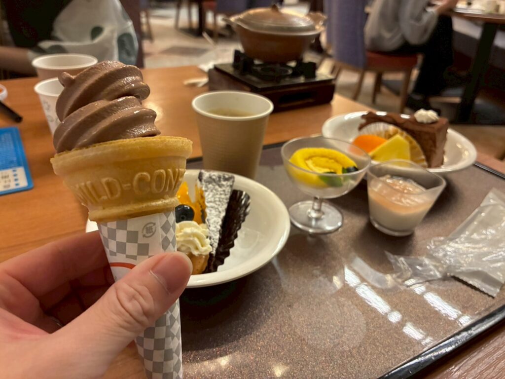 ソフトクリームも自分で作れます。