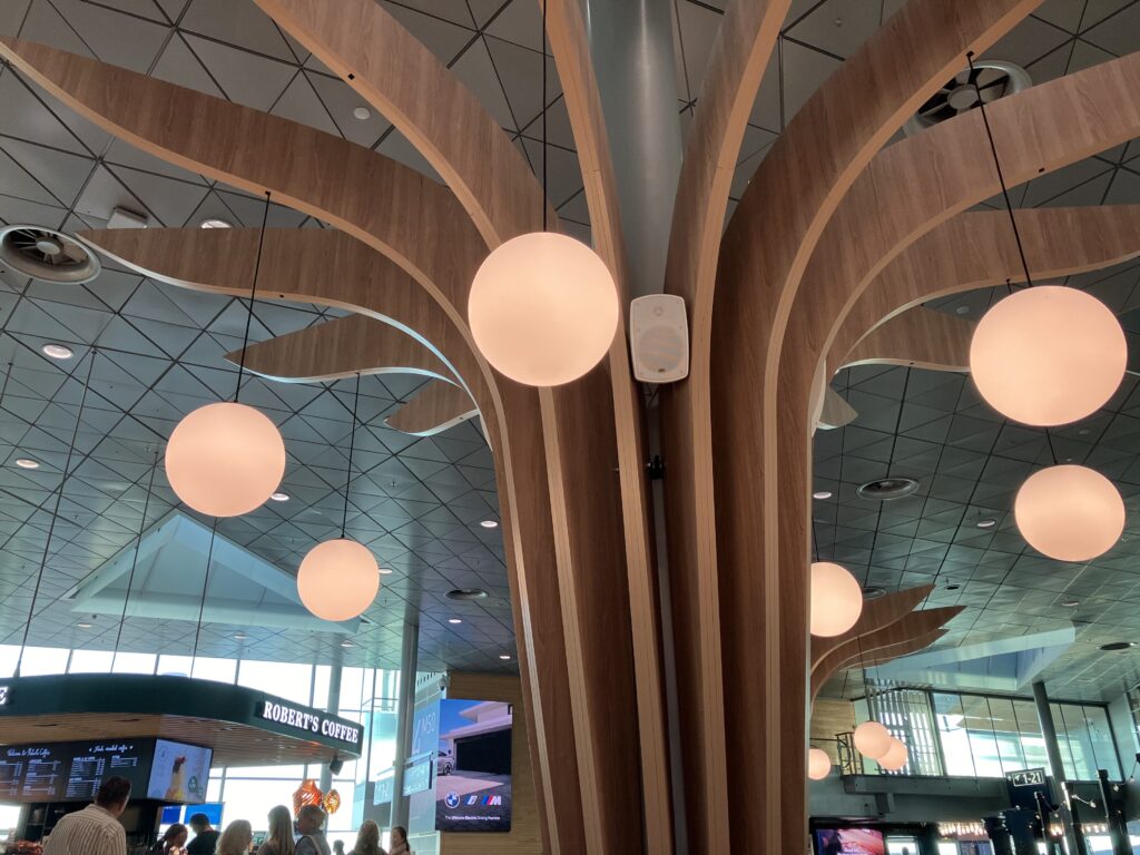 美しい空港でした。