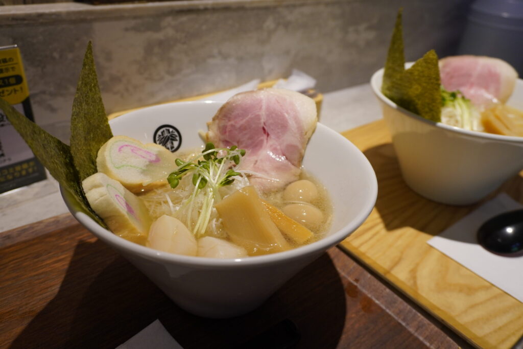 帆立塩らーめん1,700円🍜、徳川味噌らーめん1,600円。