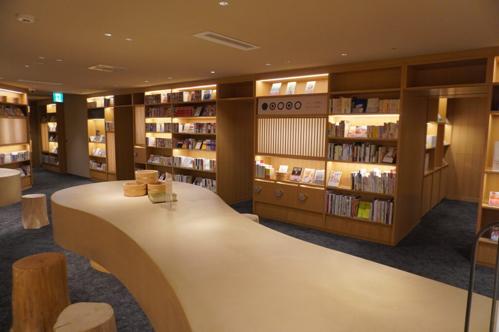 風呂屋書店。本好きには、良き空間でした。