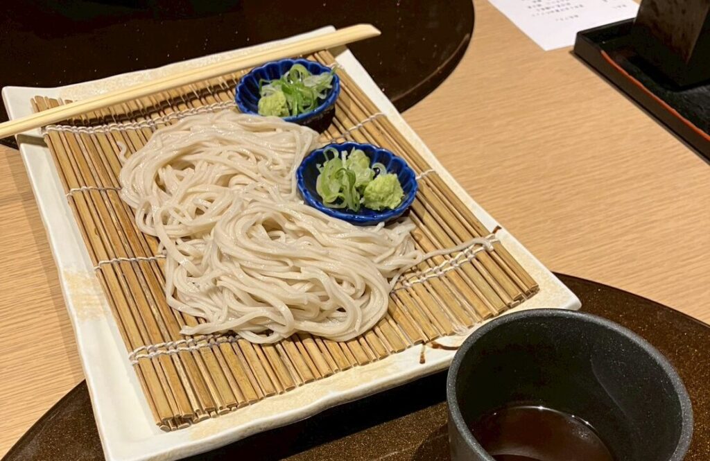 お凌ぎの十割そば。これがおいしすぎた!