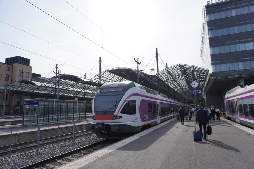 この電車にのってきました。