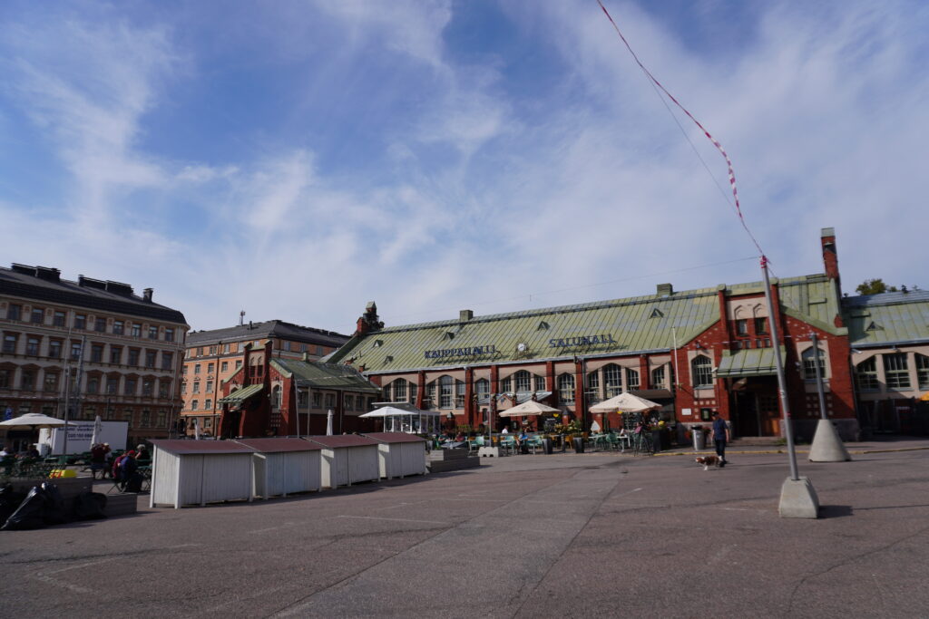 お手洗いを借りたり。