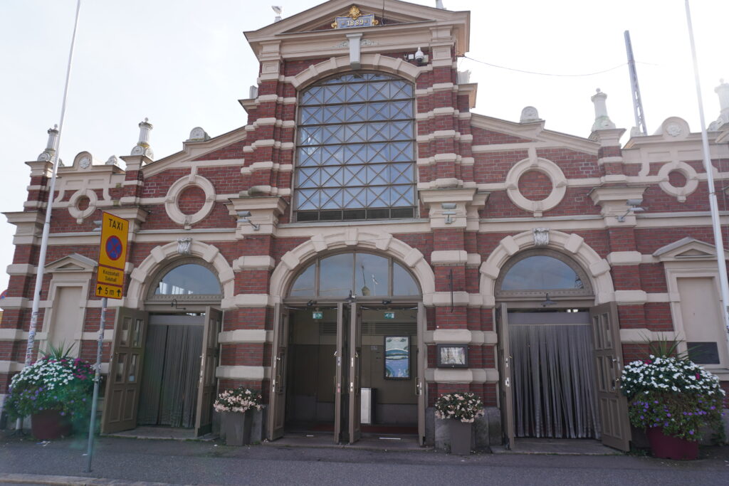 お店がたくさんで楽しい場所です。