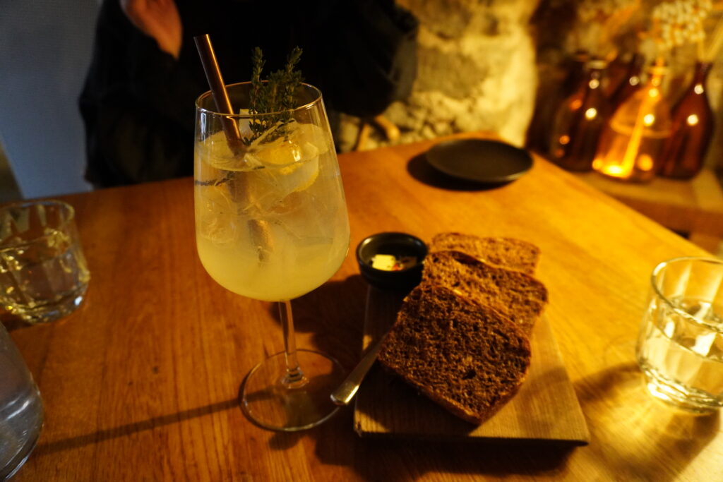 パンはお通し的な？