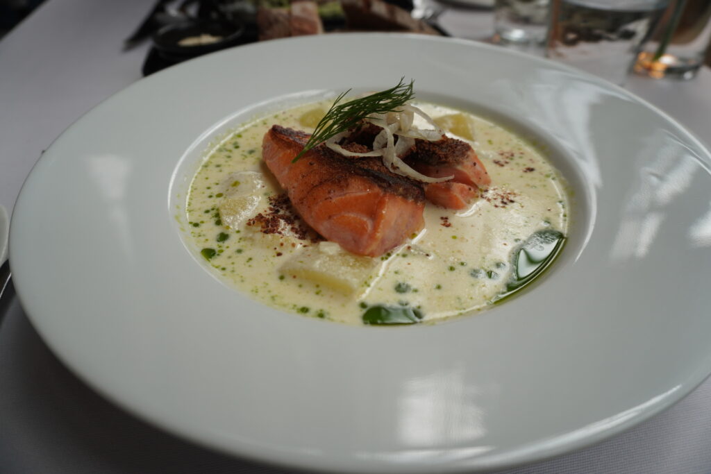 完璧なサーモンスープ。