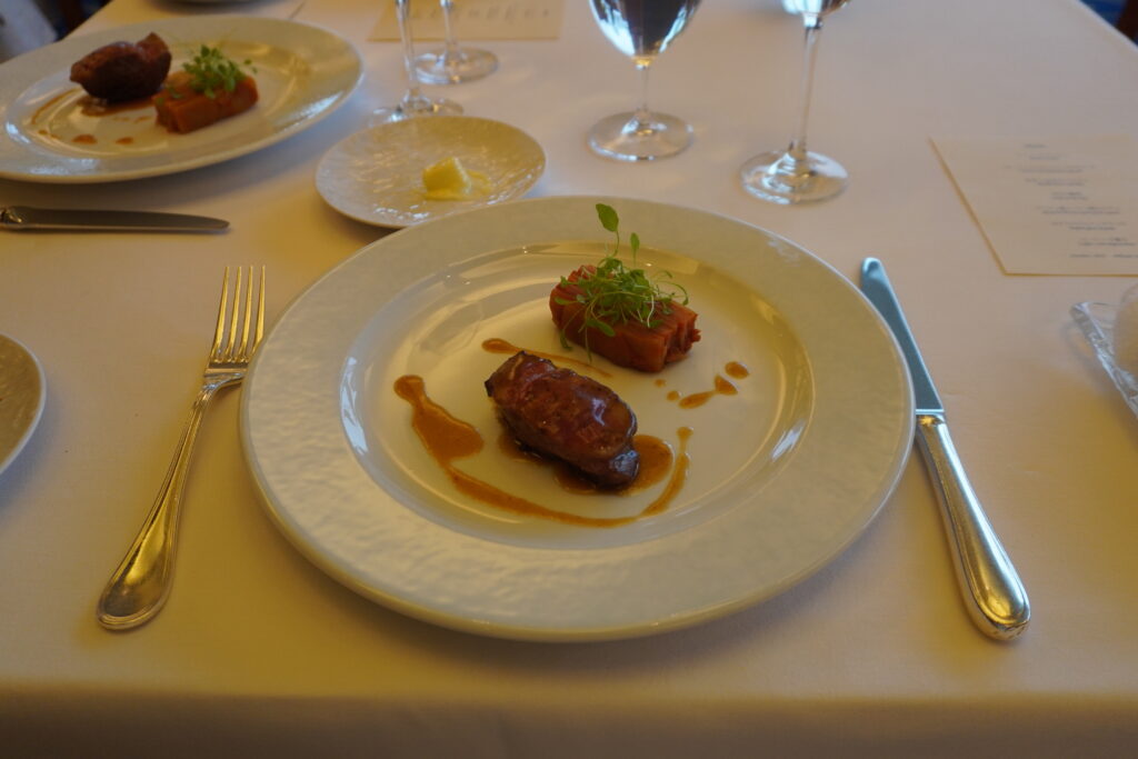 この日のメイン、豚のロティ。