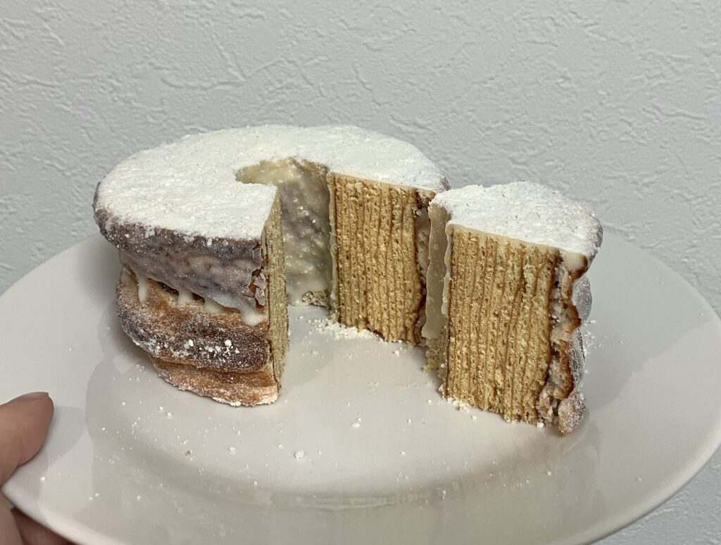 サクサク食感のバームクーヘン。個人的には購入した中では、「もっとおいしいバームクーヘンは他にもあるかな」といった印象。もちろんとてもおいしいんだけどね。