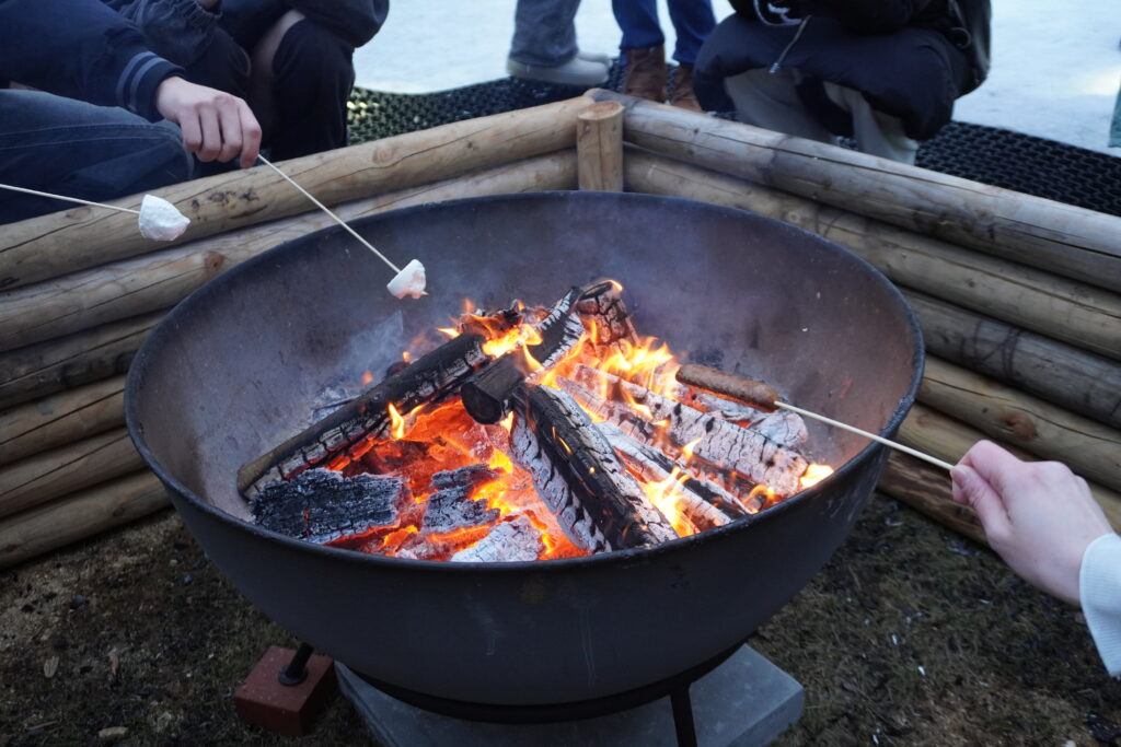 焚火、楽しい。