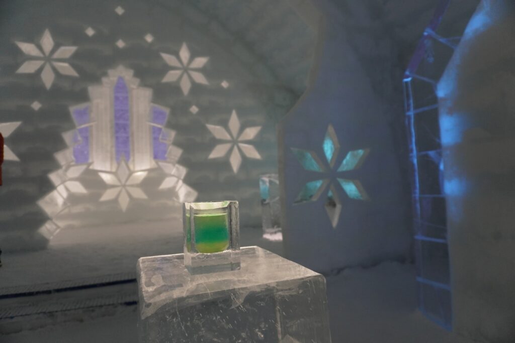 透明なカクテルが映えます！