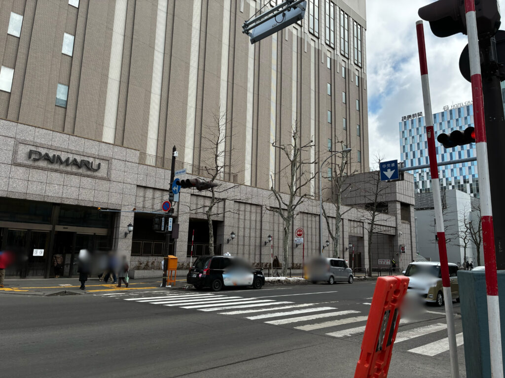 札幌駅周辺はほとんど雪がありません。2026/3/3。