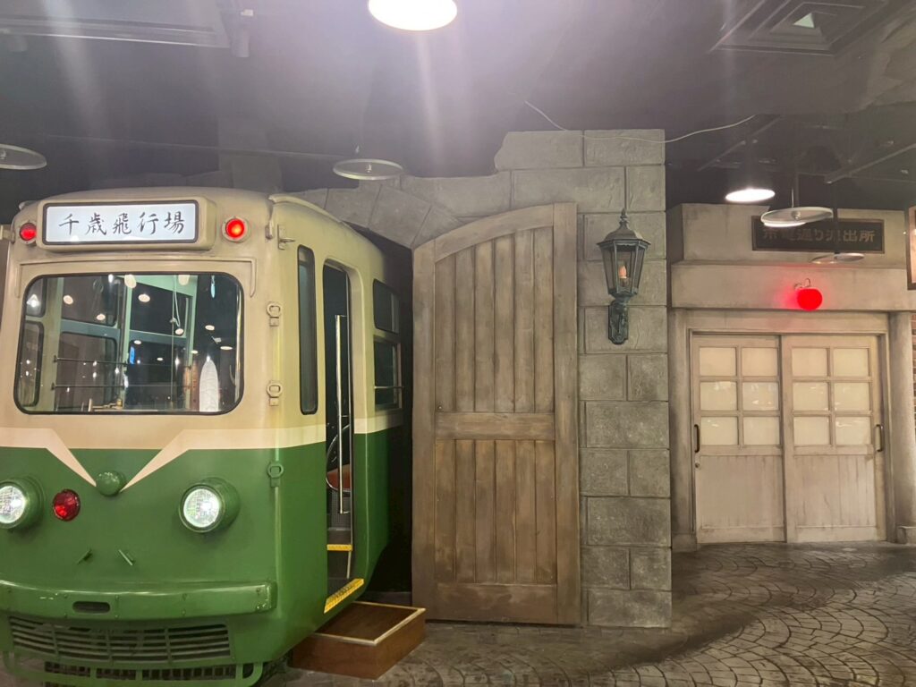 飲食店街の中にある、【市電通り食堂街】。レトロ空間。