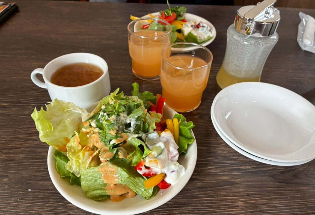 サラダの種類がたくさんでとても満足!