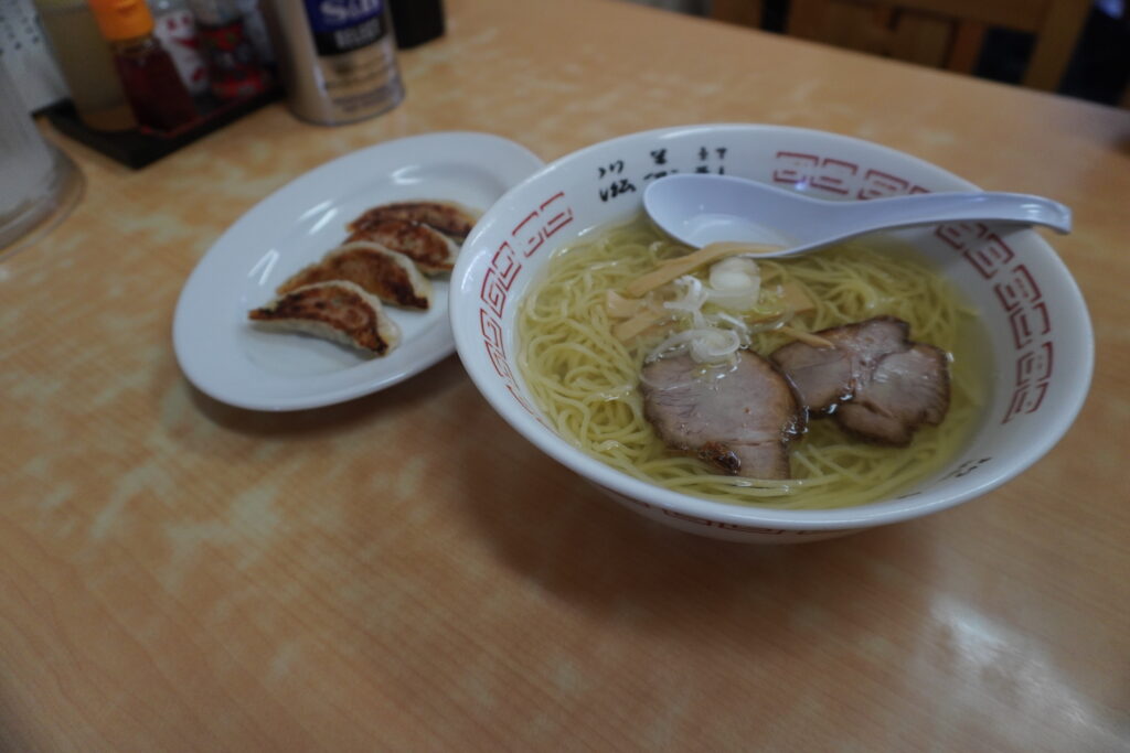 透明なスープがたまりません。