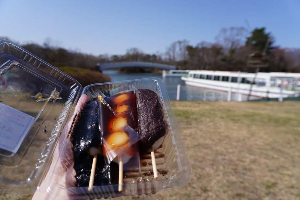 お団子、もちもちでおいしい。