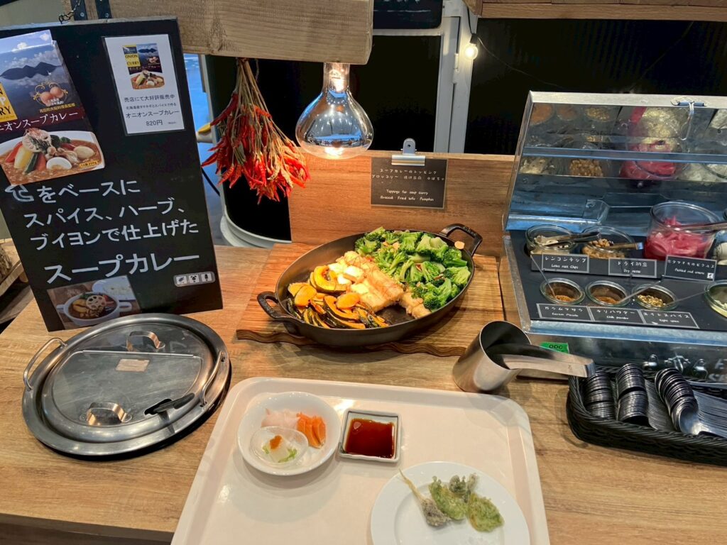 夜はスープカレーもあります。