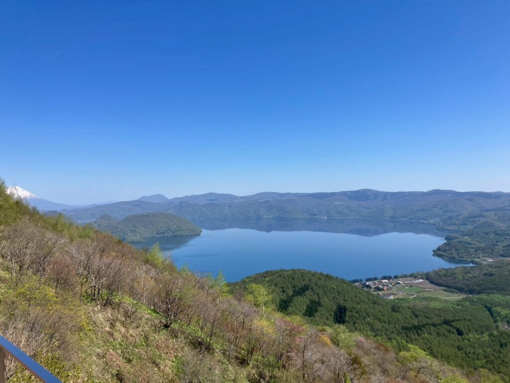 羊蹄山もちらっと見えます。