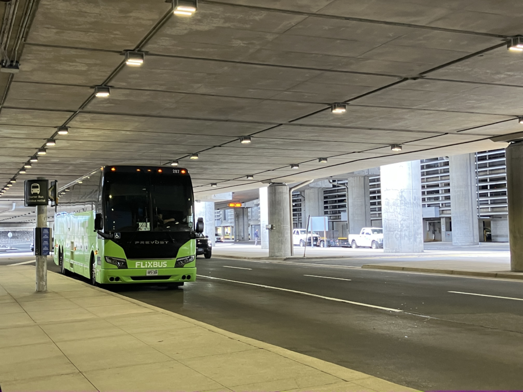 Flixbus。乗車場所があってて一安心。