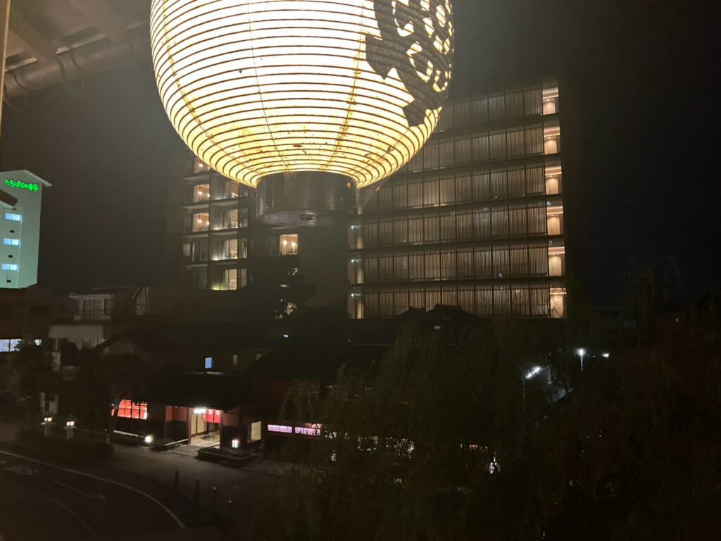 古総湯から眺める界加賀。