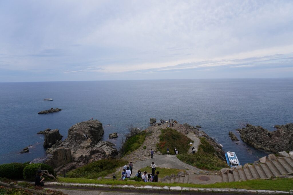 初めての東尋坊！観光客が多くてびっくりでした。